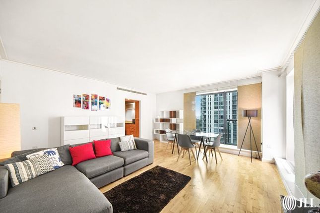 Thumbnail Flat to rent in South Quay Square, London