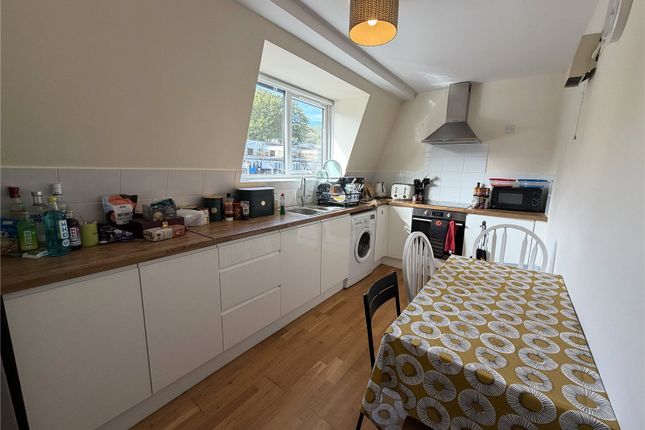 Flat F, Loveridge House, 8, Hawke Road, London photo 2