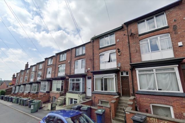 Terraced house to rent in Manor Drive, Hyde Park, Leeds