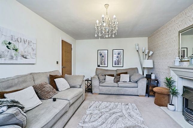 56, Fibbersley, Willenhall photo 3