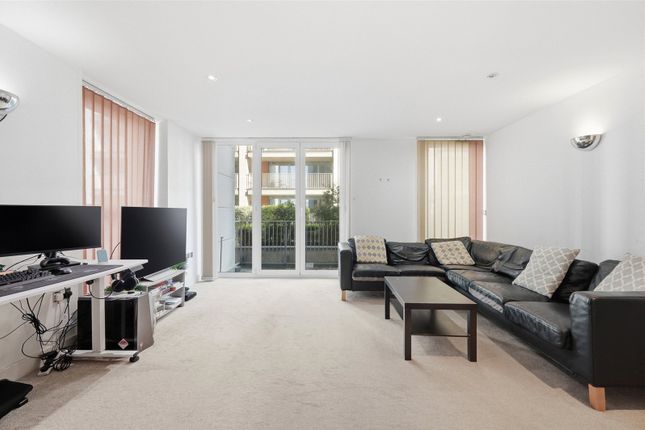 Flat 4, Aegean Apartments, 19, Western Gateway, London photo 4