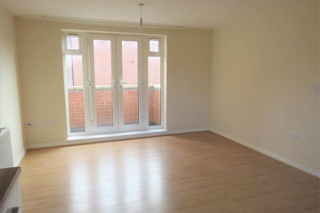 Flat to rent in Anglian Way, Coventry