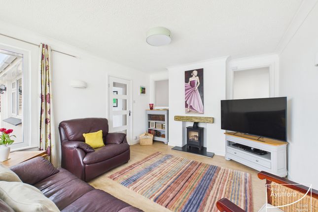 131 Southfield Avenue, Paignton photo 2