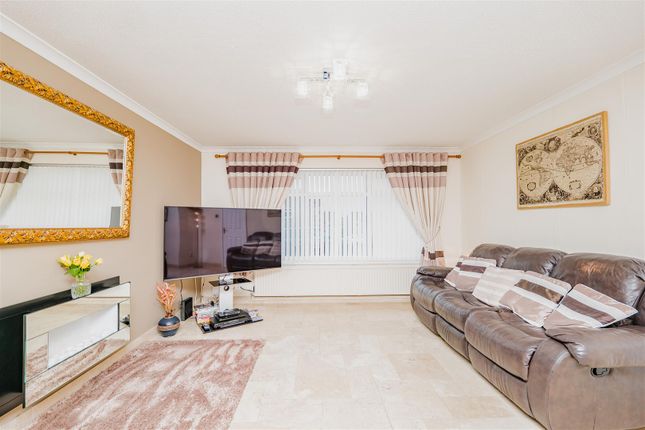19, Sherbourne Close, Barry photo 5