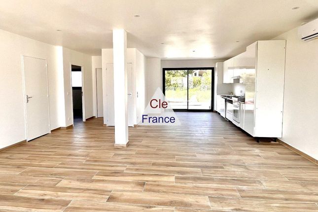 Thumbnail Villa for sale in Pomerols, Languedoc-Roussillon, 34810, France