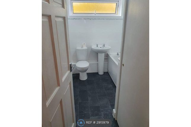 Tyndall Walk Bun, Bartley Green Birmingham photo 3
