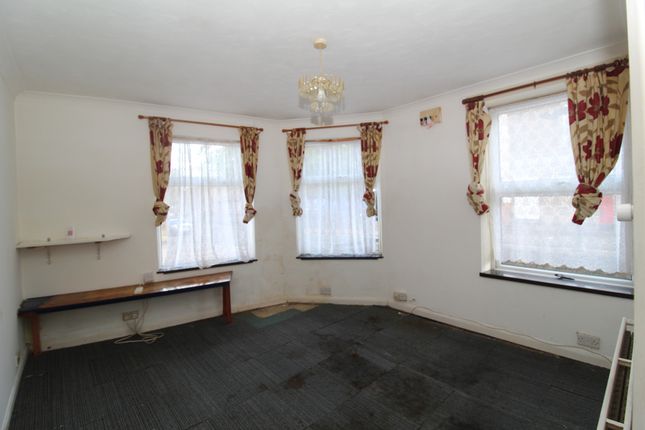 Flat 1, 129 Victoria Street, Gillingham photo 3