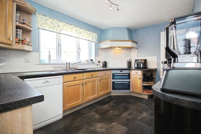 16, Marsh Road, Castleford photo 4