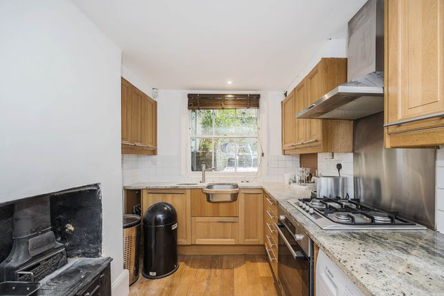 Flat to rent in Redcliffe Road, Chelsea