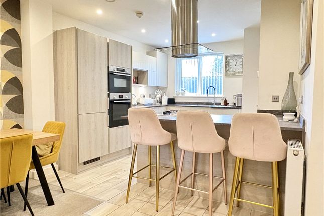 17, Wellyhole Street, Greater Manchester photo 3