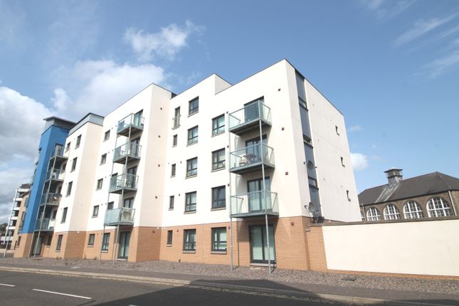 Thumbnail Flat to rent in Bellfield Street, Dundee