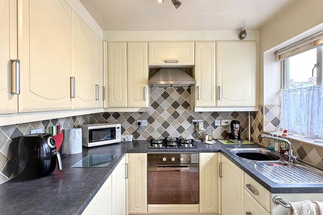 5 Clutsom Road, Coalville photo 2