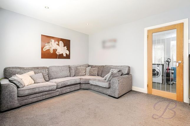 9, Troughbrook Road, Chesterfield photo 3