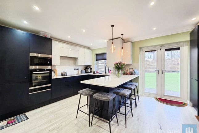 151, Slaithwaite Road, West Yorkshire photo 3