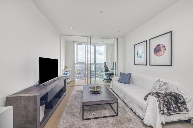 1-bed flat on 2601, Sky Gardens, Vauxhall, £450,000