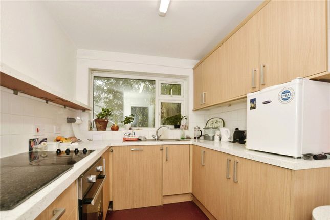 5, Fern Close, Folkestone photo 4