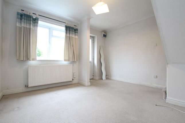 291, Ormonds Close, Bristol photo 2
