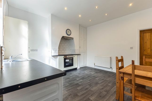 30 Silver Street, Newton Hill, Wakefield photo 4