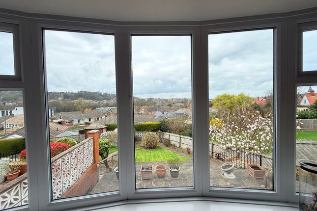 1 Oriel Close, Scarborough photo 3