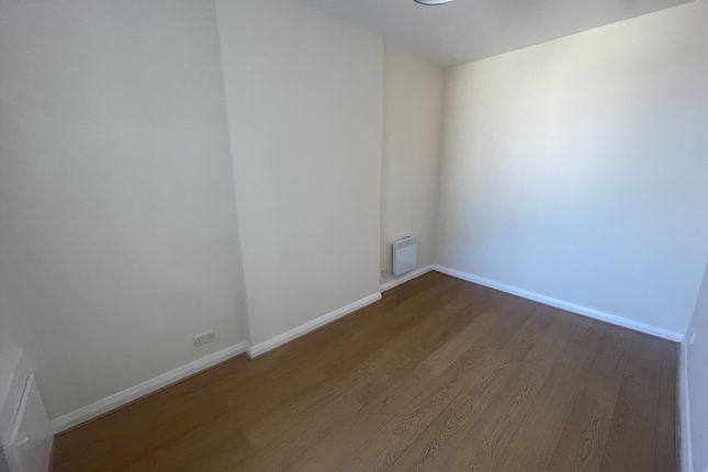 Flat 2, Colwyn Bay photo 4