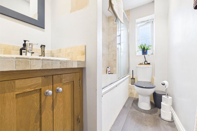 53, Tanglewood Way, Stroud photo 4