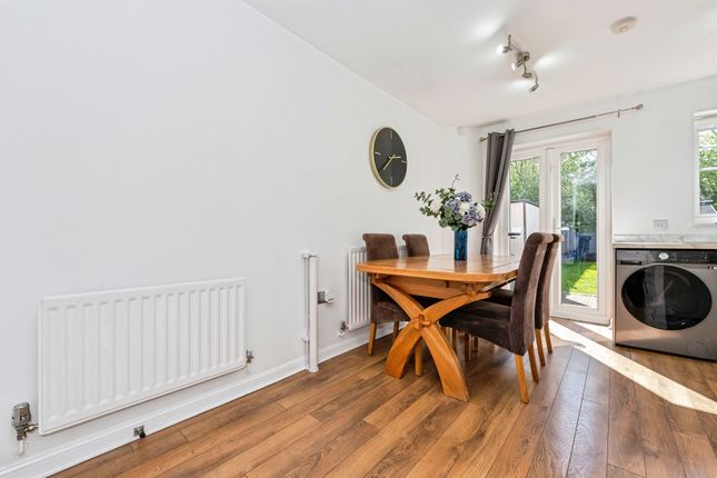 19, Gunning Road, Grays photo 4