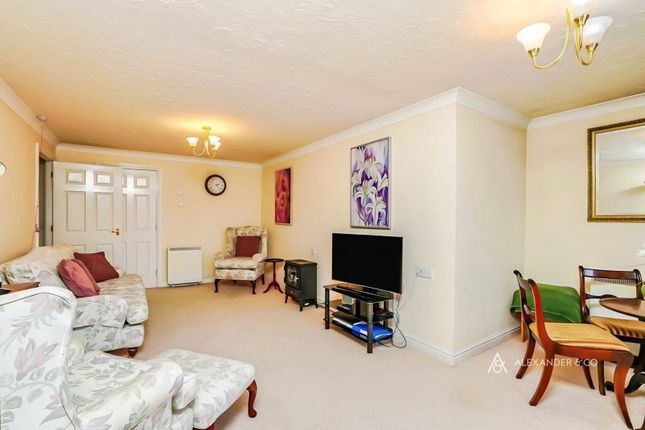 37, Saxon Court, Bicester photo 4
