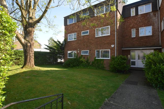 Flat to rent in The Guildhouse, New Road, Croxley Green