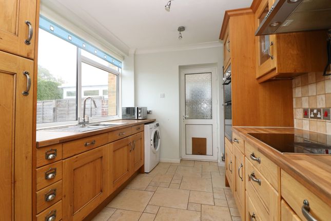 71 Barton Drive, Southampton photo 3