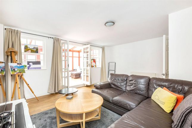 Thumbnail Flat to rent in Cadmus Close, London