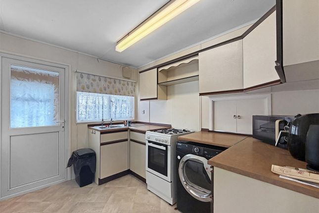 7 Shadynook Park, Crossley Moor Road, Newton Abbot photo 2
