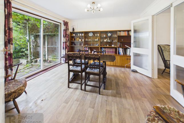 72, Arden Road, Crawley photo 3