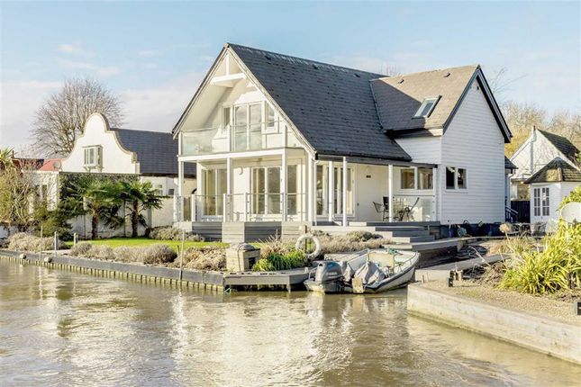 Thumbnail Detached house to rent in Pharaohs Island, Shepperton