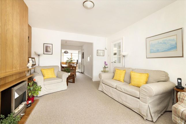 17 St James's Gardens, Penicuik photo 4