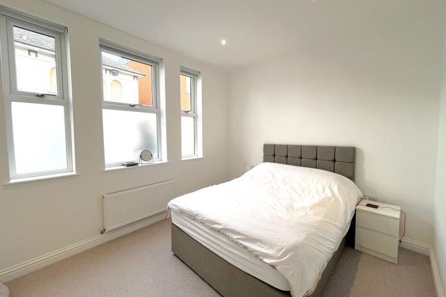 Flat to rent in Guildford Street, Chertsey