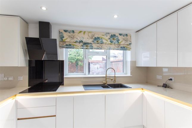 15, Lophams Close, Haverhill photo 4