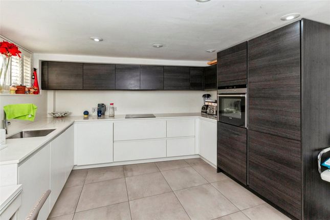 96, Grove Road, Windsor photo 2