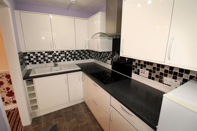 Flat for sale in Inglewood, The Spinney, Swanley