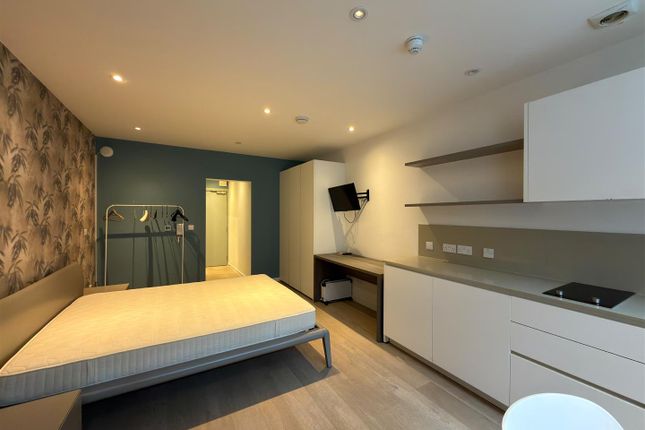 Flat 1, 10, Lymington Road, London photo 4