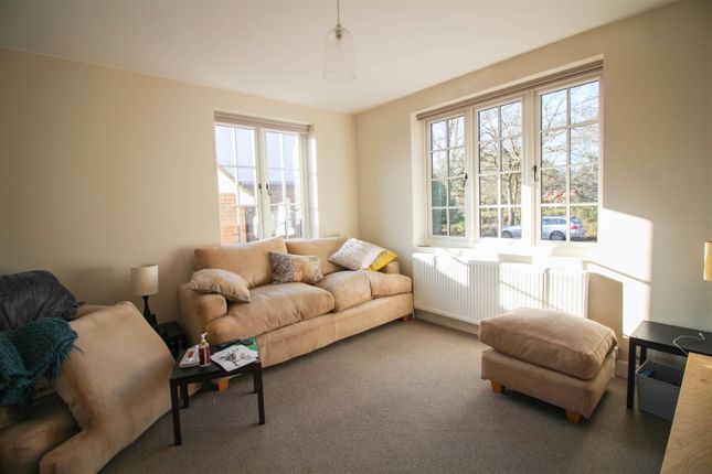 4, Sandy Lane, Woking photo 4