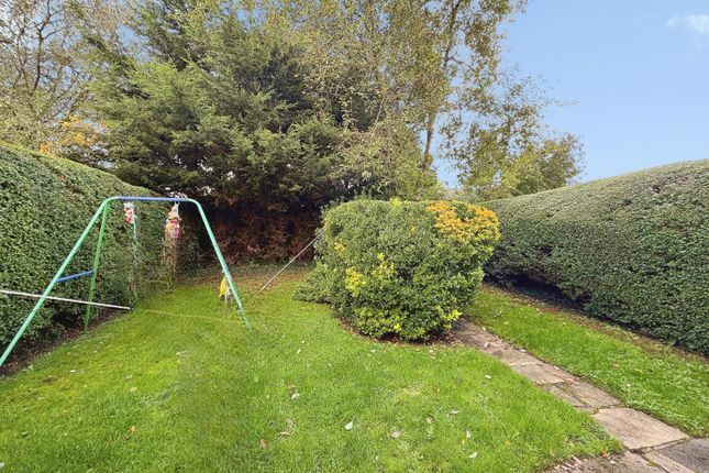 Throstle Grove, Stockport photo 3