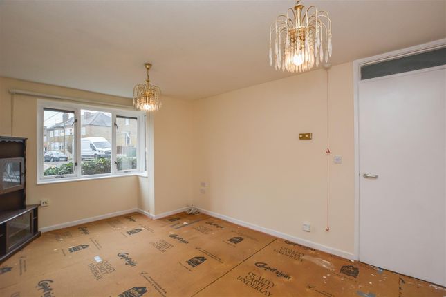 1 Primrose Court, Kings Road, Brentwood photo 2