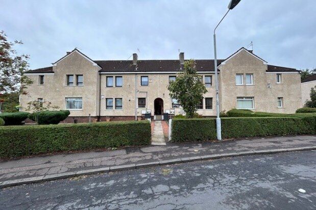 Thumbnail Flat to rent in Brabloch Crescent, Paisley