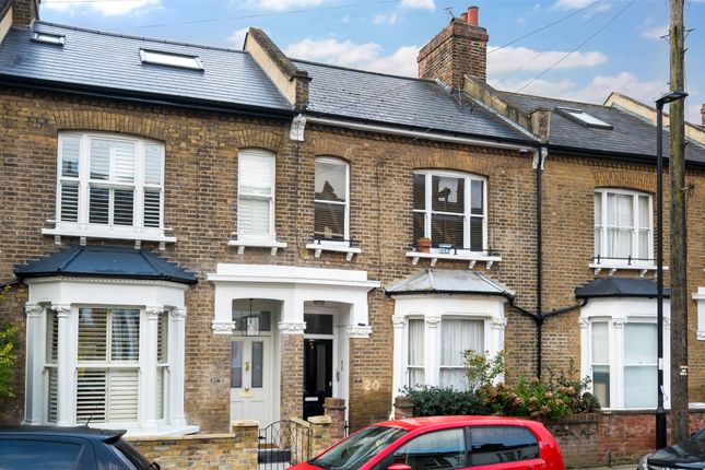 Flat to rent in Giesbach Road, London