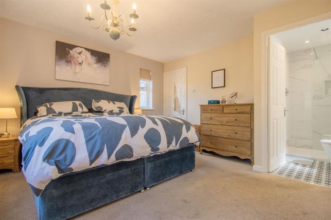 18, Millholme Close, Southam photo 2