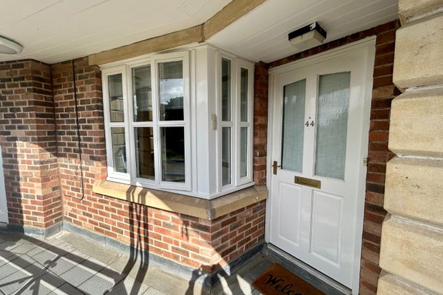 44, Avenue Court, Westgate, Bridlington photo 5