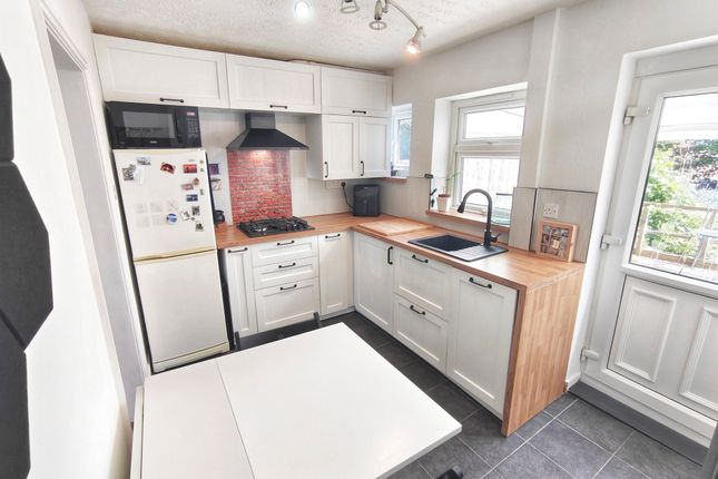 12, Thornton Street, Rotherham photo 4