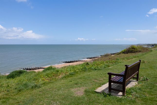 Apartment 6, 2, Graystone Road, Whitstable photo 2