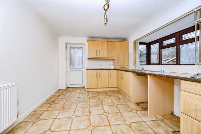3, Almond Close, Bedfordshire photo 4