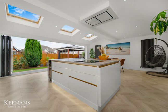16, Moorside Drive, Clayton Le Moors photo 2